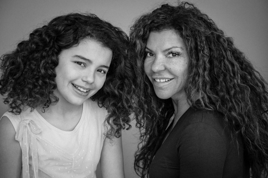 mom and daughter for family photographer Toronto 4196