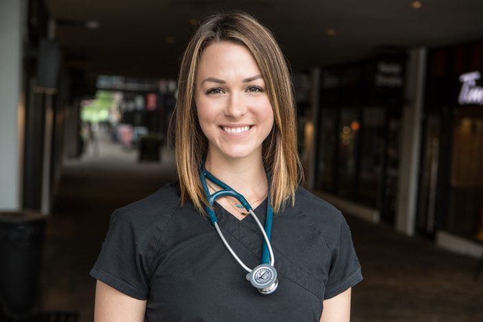 vet assistant Animal hospital for professional branding Toronto 0O7C8537