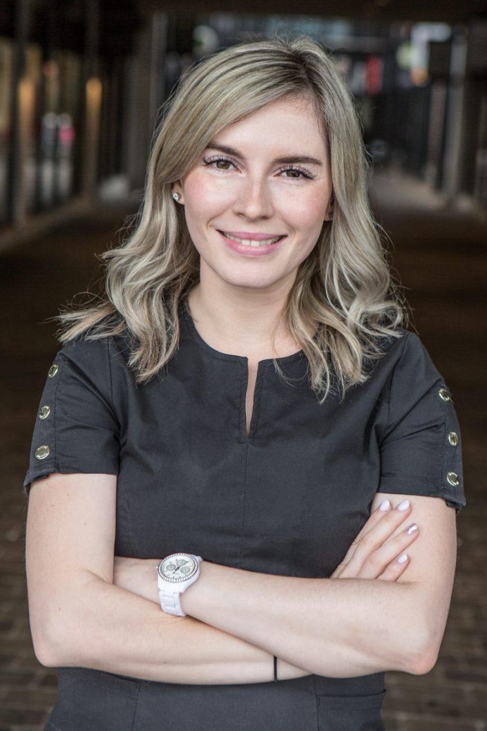 vet assistant arms crossed Animal hospital for professional headshots Toronto 0O7C8640